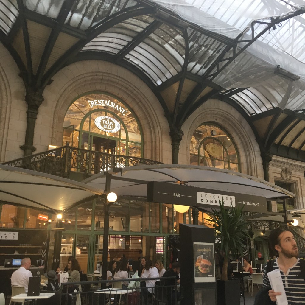 Le Train Bleu exterior
